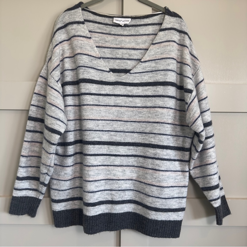 Gibson Latimer V-neck Sweater Oversized Women's Size Medium Gray Pink Stripe